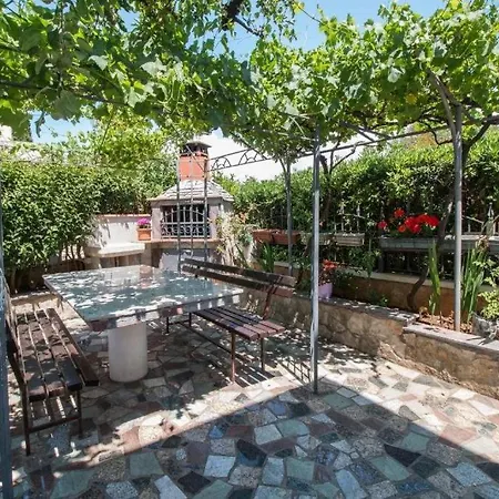 Apartments Vita 3*